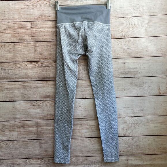 ATHLETA FLURRY BASE TIGHTS IN GRAY - Picture 5 of 5